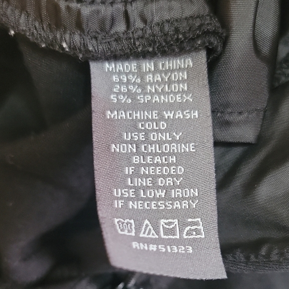 Vince Camuto Black Shorts - Picture 8 of 8